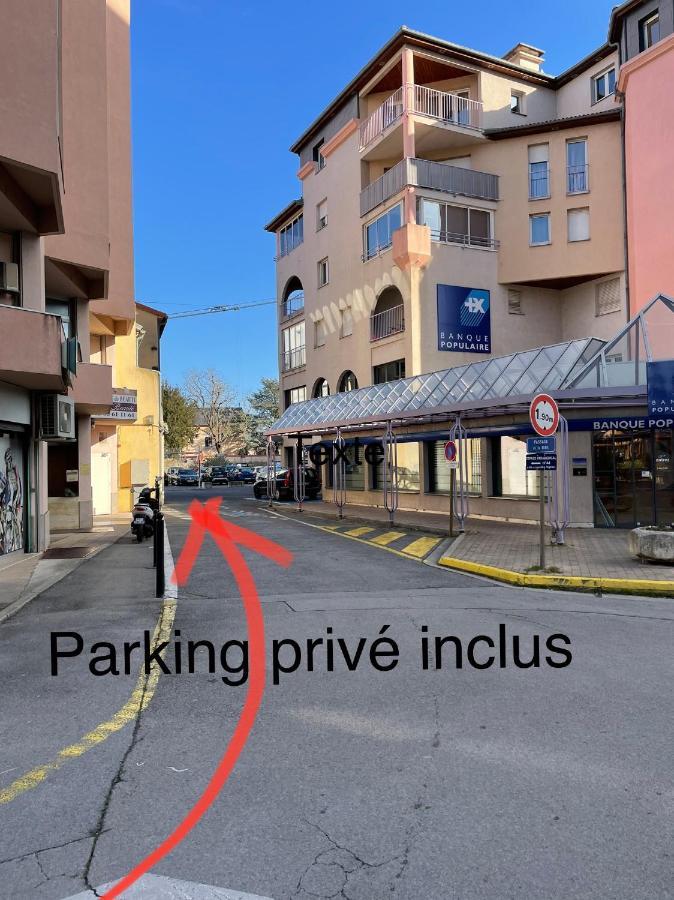 T2 Plein Centre Au 1Er Etage Avec Parking Prive Apartment Мийо Екстериор снимка