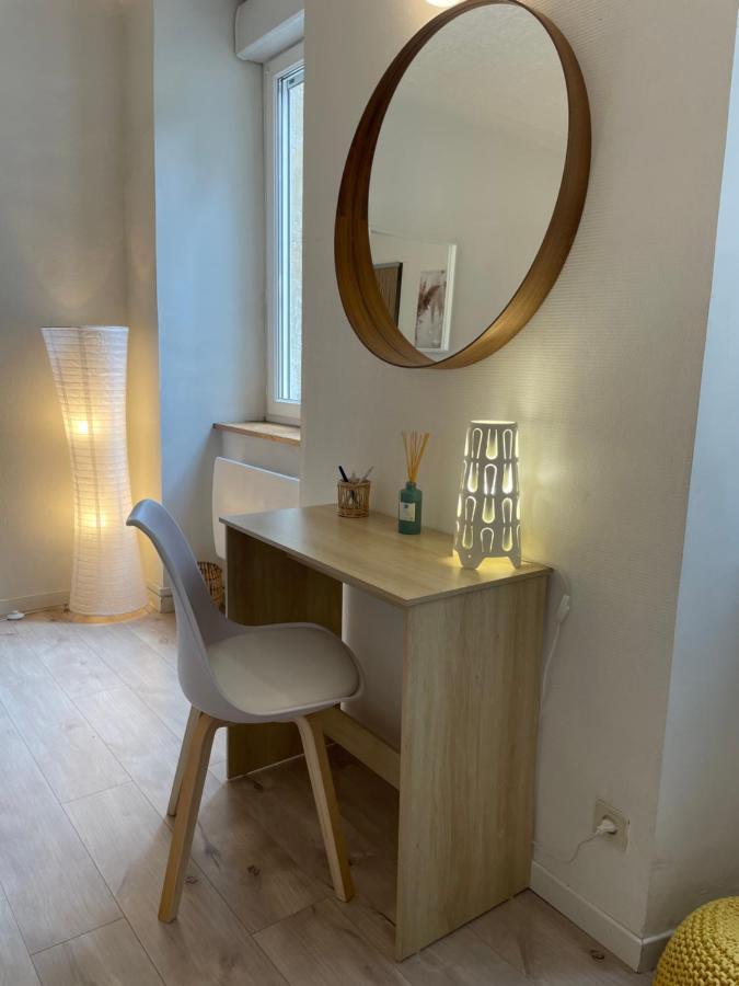 T2 Plein Centre Au 1Er Etage Avec Parking Prive Apartment Мийо Екстериор снимка