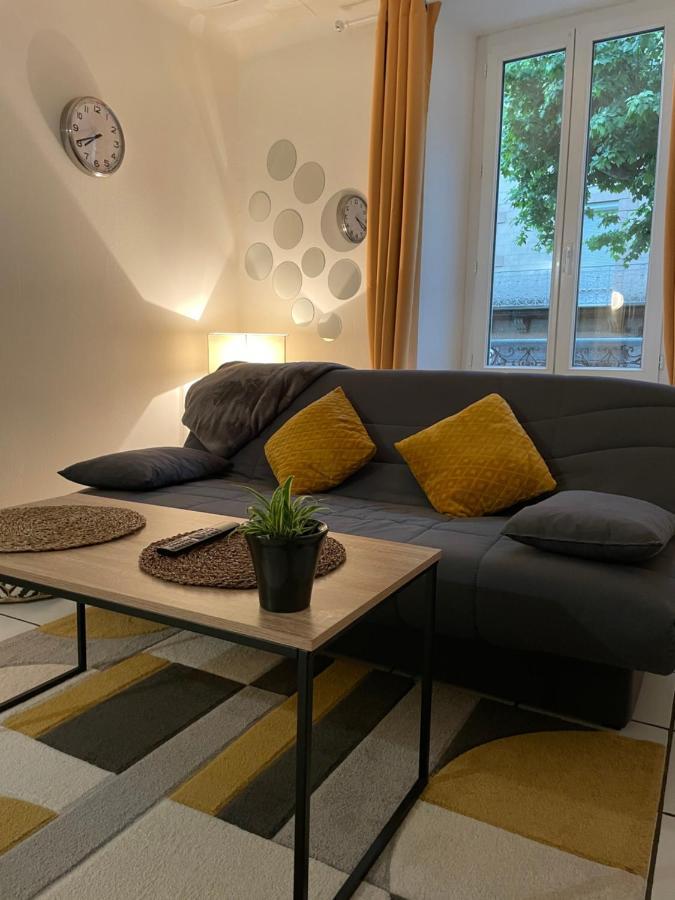 T2 Plein Centre Au 1Er Etage Avec Parking Prive Apartment Мийо Екстериор снимка