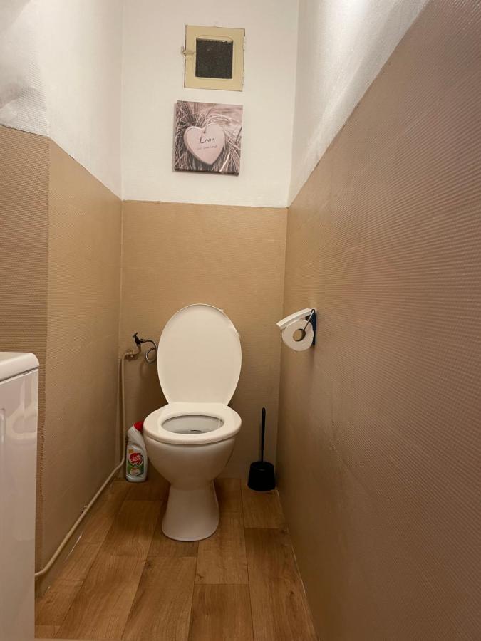 T2 Plein Centre Au 1Er Etage Avec Parking Prive Apartment Мийо Екстериор снимка