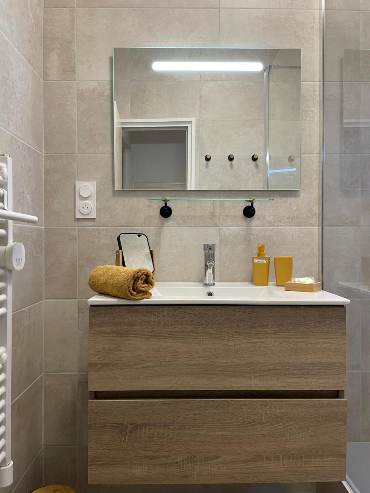 T2 Plein Centre Au 1Er Etage Avec Parking Prive Apartment Мийо Екстериор снимка